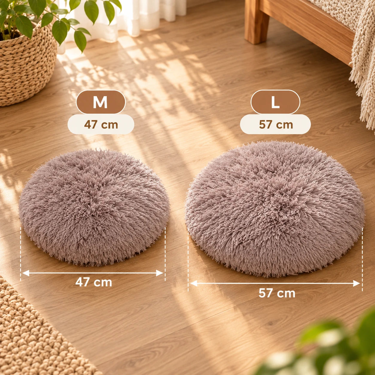 Les deux diamètres du coussin rond pour chat comparés au sol, 47 cm et 57 cm